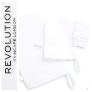 Makeup Revolution Skincare Cleansing Mitts